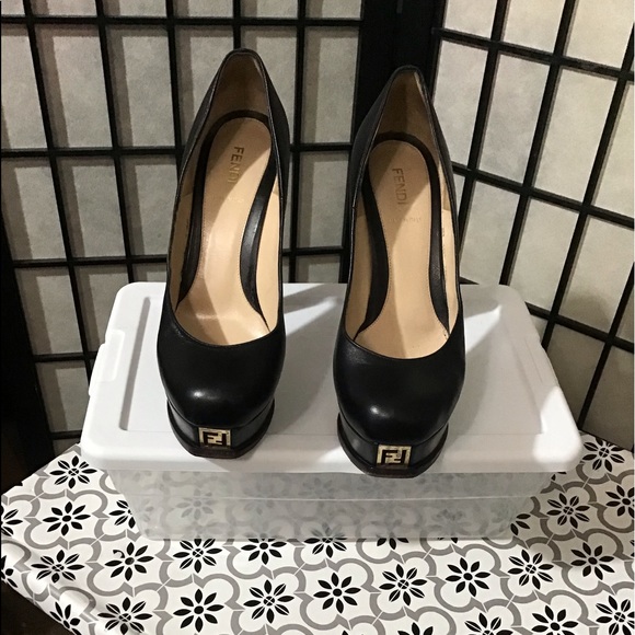 Fendi Shoes - Fendi
Fendi Black Leather Fendista Platform Pumps